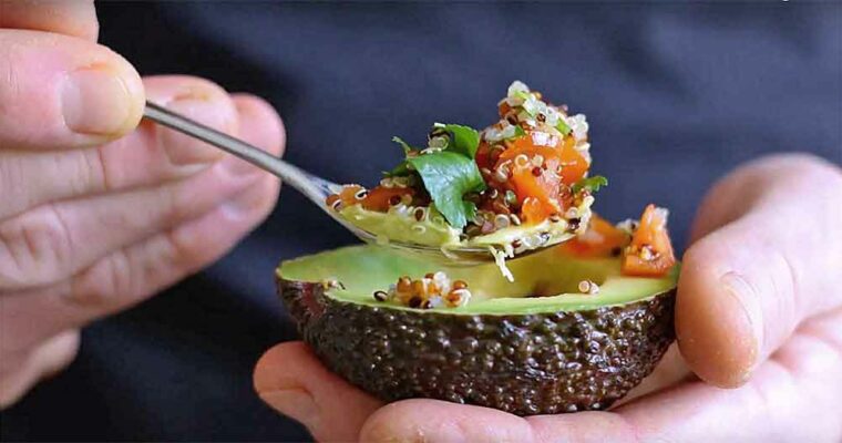 Avocado med quinoafyld