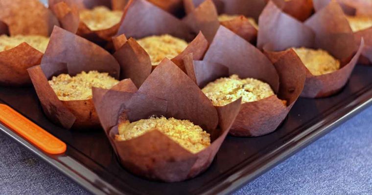 Glutenfri citronmuffins med marcipan og mandelcrumble