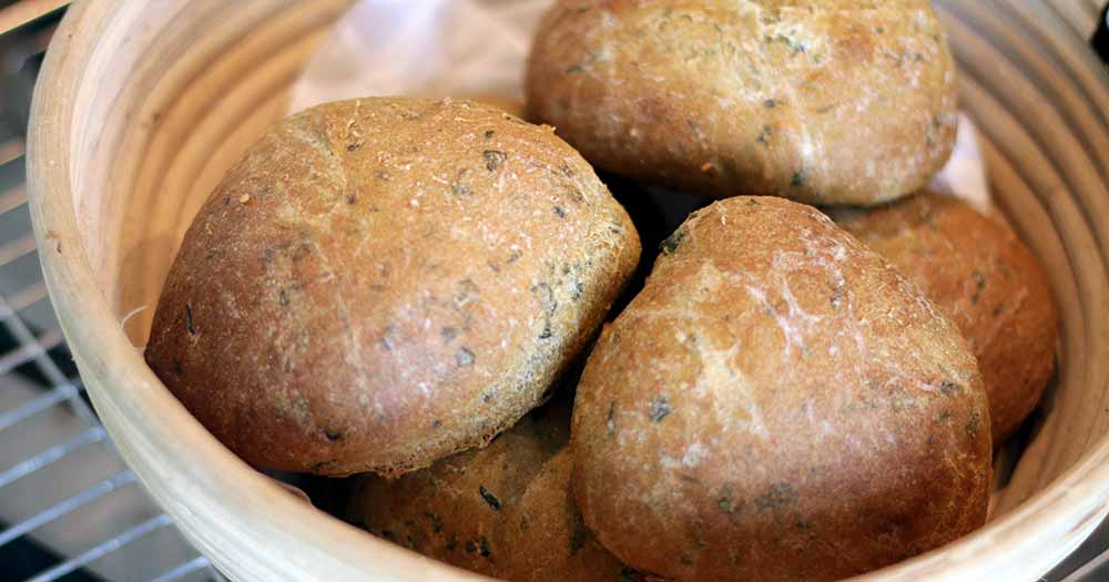 Modtagelig for Forbandet Habubu Koldhævede morgenboller med spinat og gulerod - CookingClub