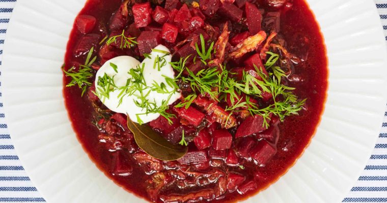 Rødbedesuppe med savoykål – borscht-suppe