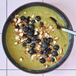 opskrift antiinflammatorisk smoothiebowl tab dig sundere